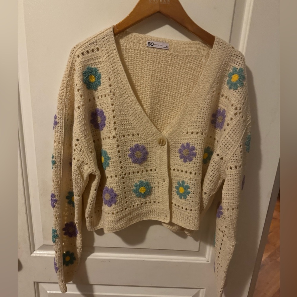 So junior cardigan size XL